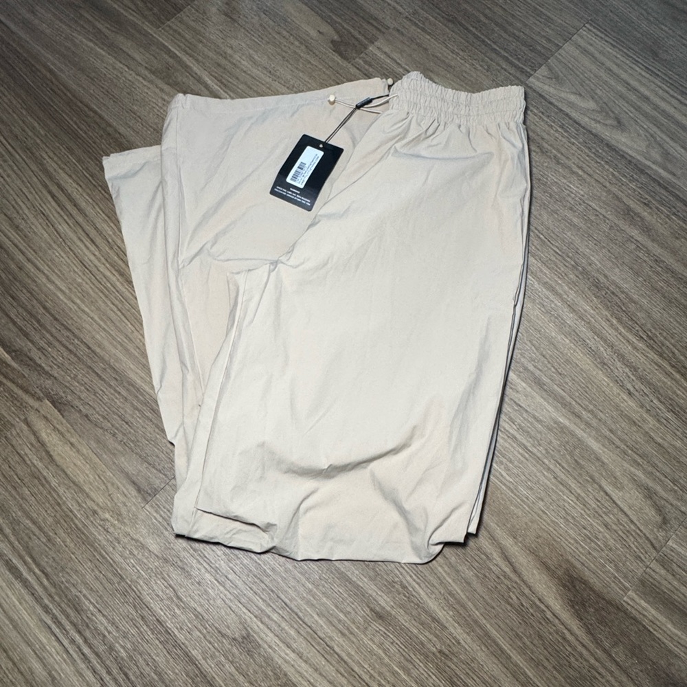 PrettyLittleThing Tan Elastic Waist Trousers